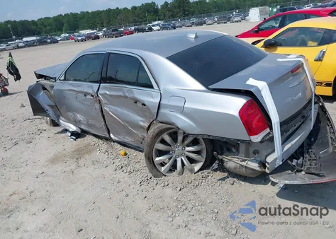 2018 Chrysler 300 Limited из США, поврежденный, VIN 2C3CCAEG1JH193695